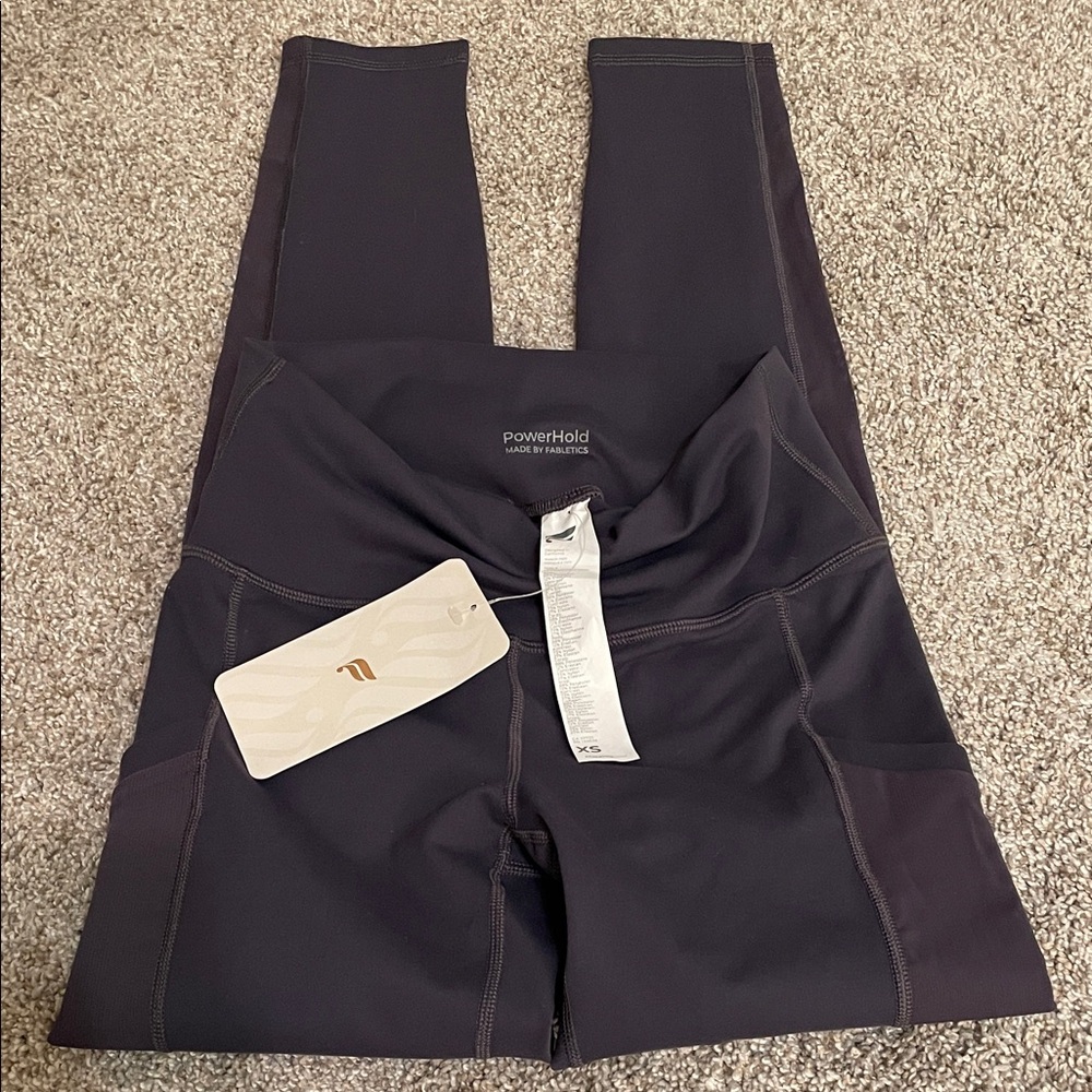 Fabletics Mila High-Waisted Pocket Legging